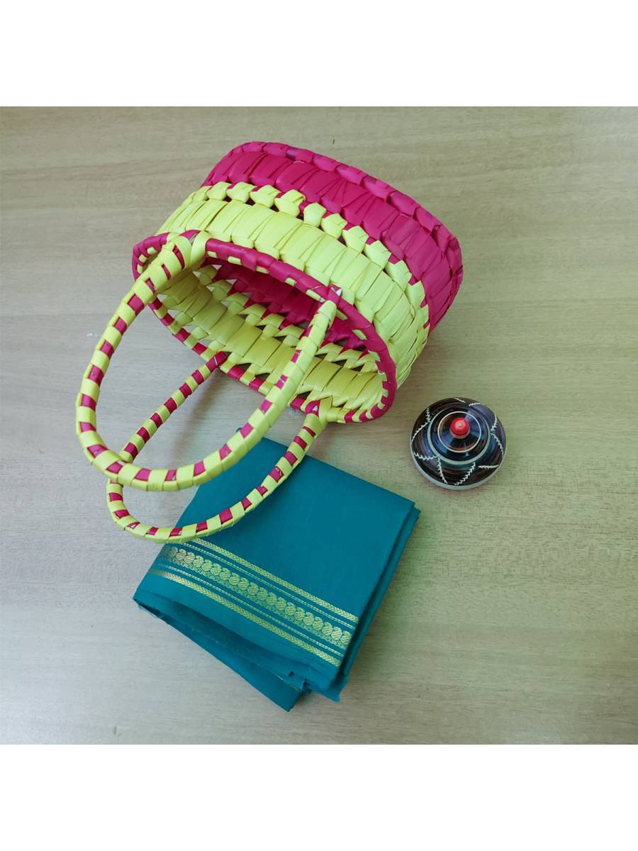 Festive Gift - Thamboolam - Basket Set - Combo 1 - Pack of 4 - Assorted color
Festive Gift - Thamboolam - Basket Set - Combo 1 - Pack of 4 - Assorted color