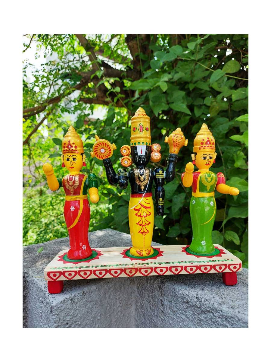 Wooden Balaji Pariwara - Etikoppaka Dolls
