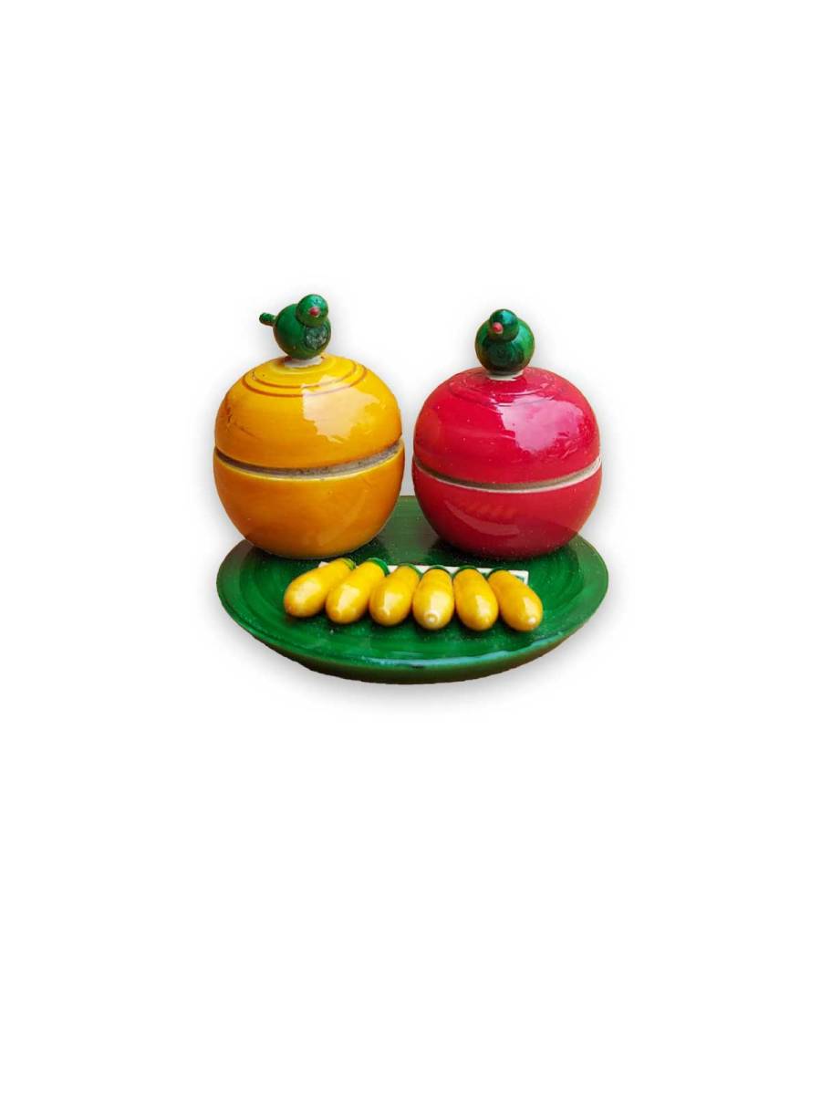 Festive - Parrot Kumkum Box - 2 inch
Festive - Parrot Kumkum Box - 2 inch