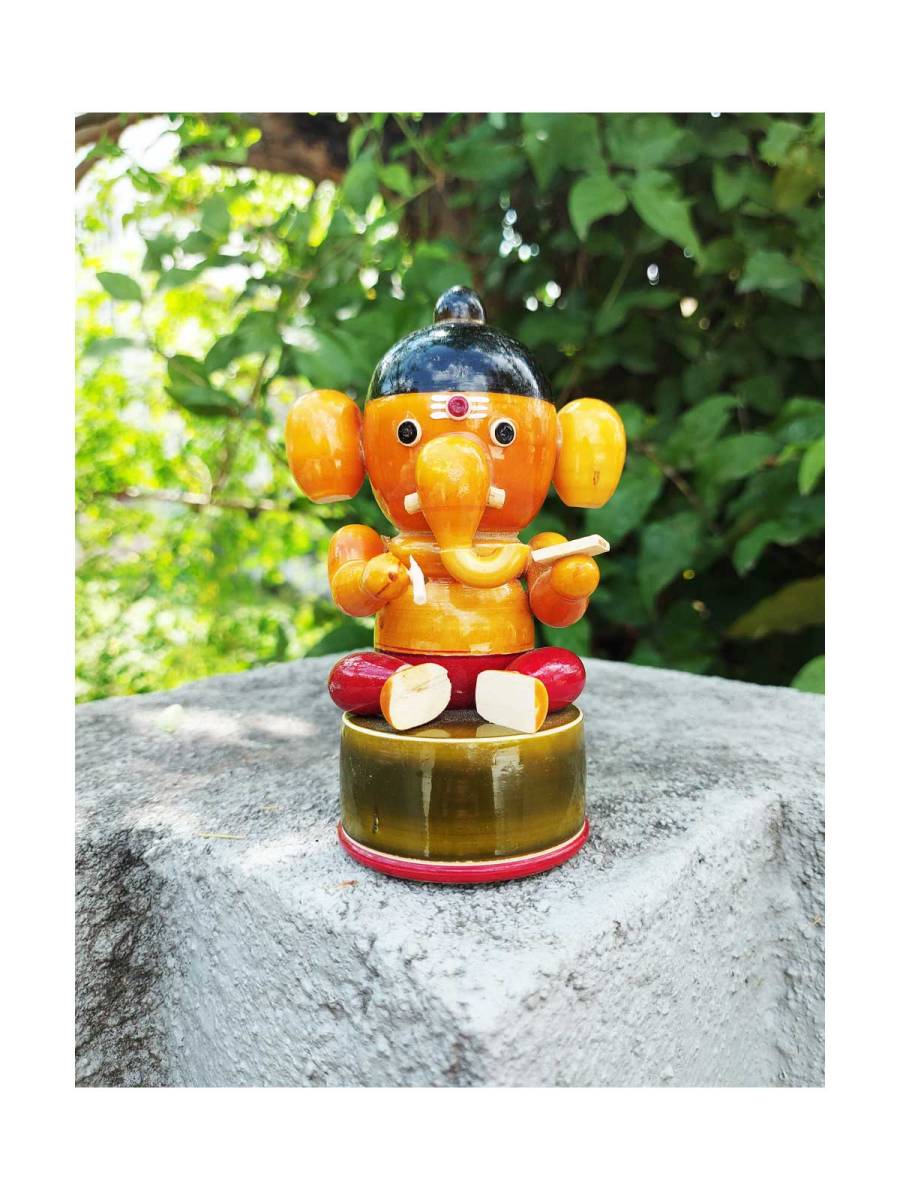 Wooden Vidya Ganapathi - Etikoppaka Dolls
