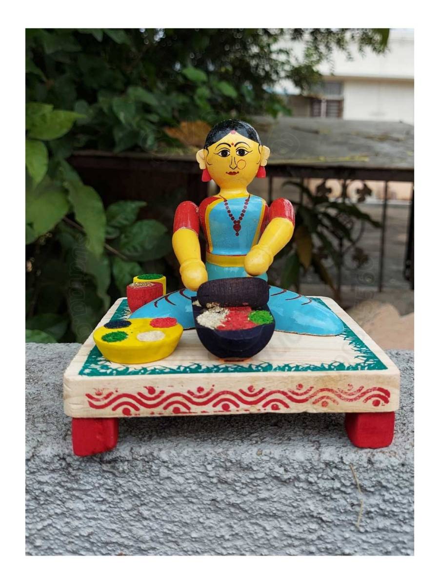 Working Lady - Masala Grinding - Wood
