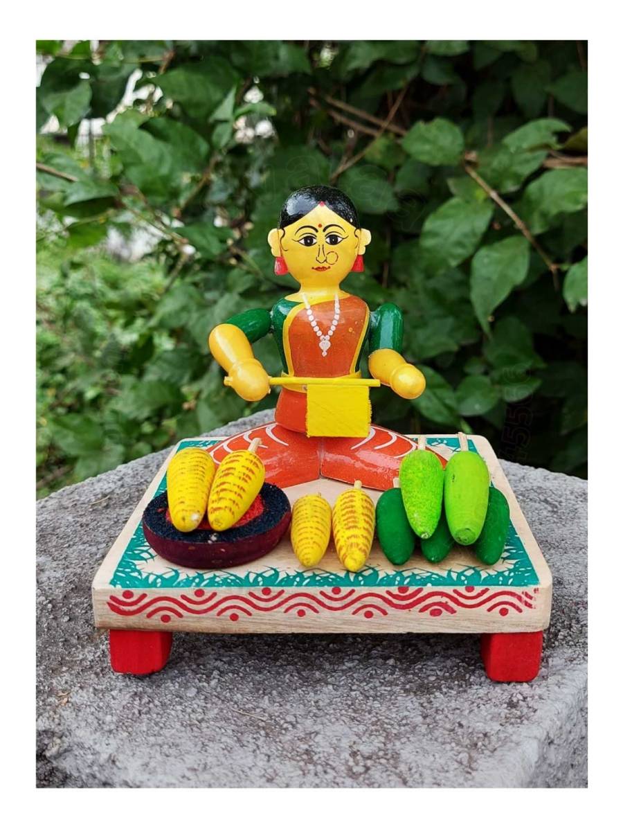 Wooden - Lady Selling Corn - Etikoppaka Dolls
