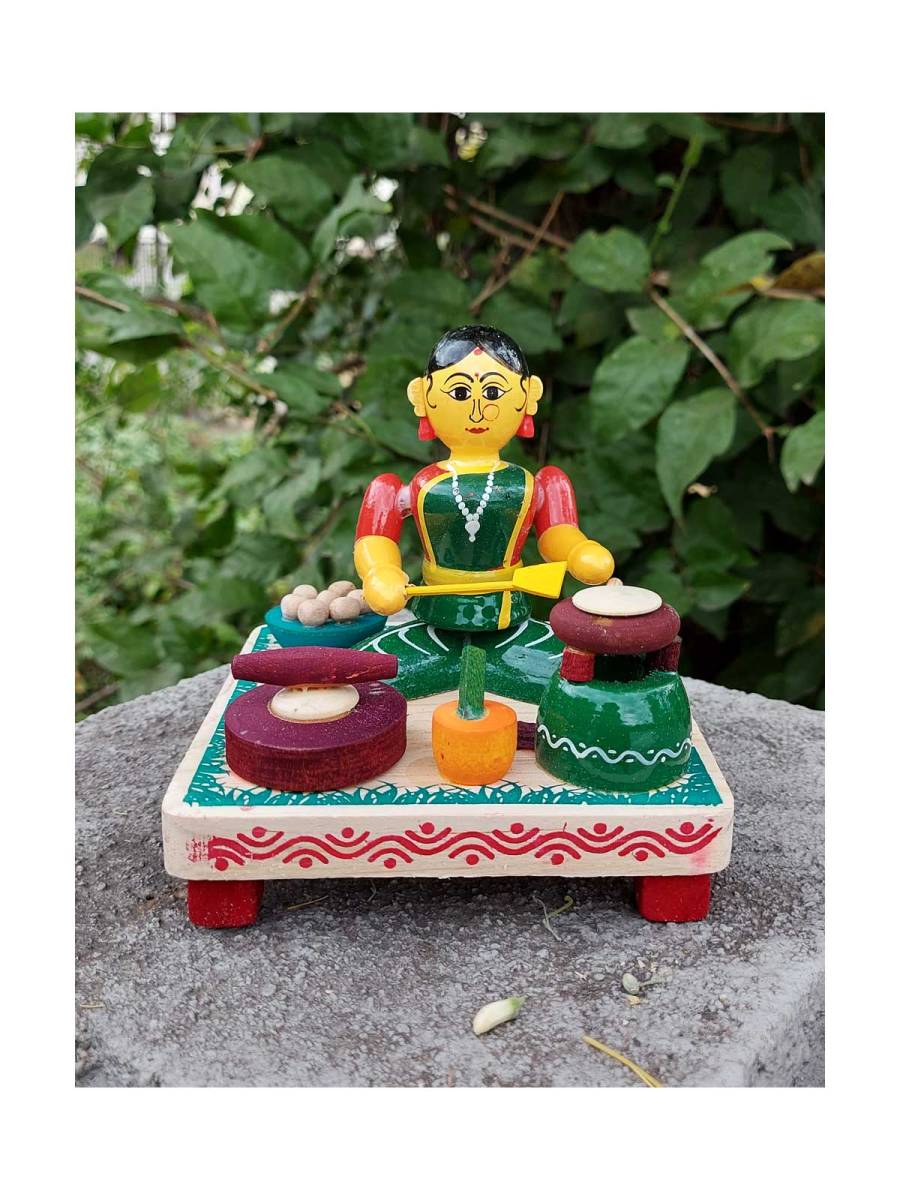 Wooden Village Lady Cooking Chapathi - Etikoppaka Dolls
Wooden Village Lady Cooking Chapathi - Etikoppaka Dolls