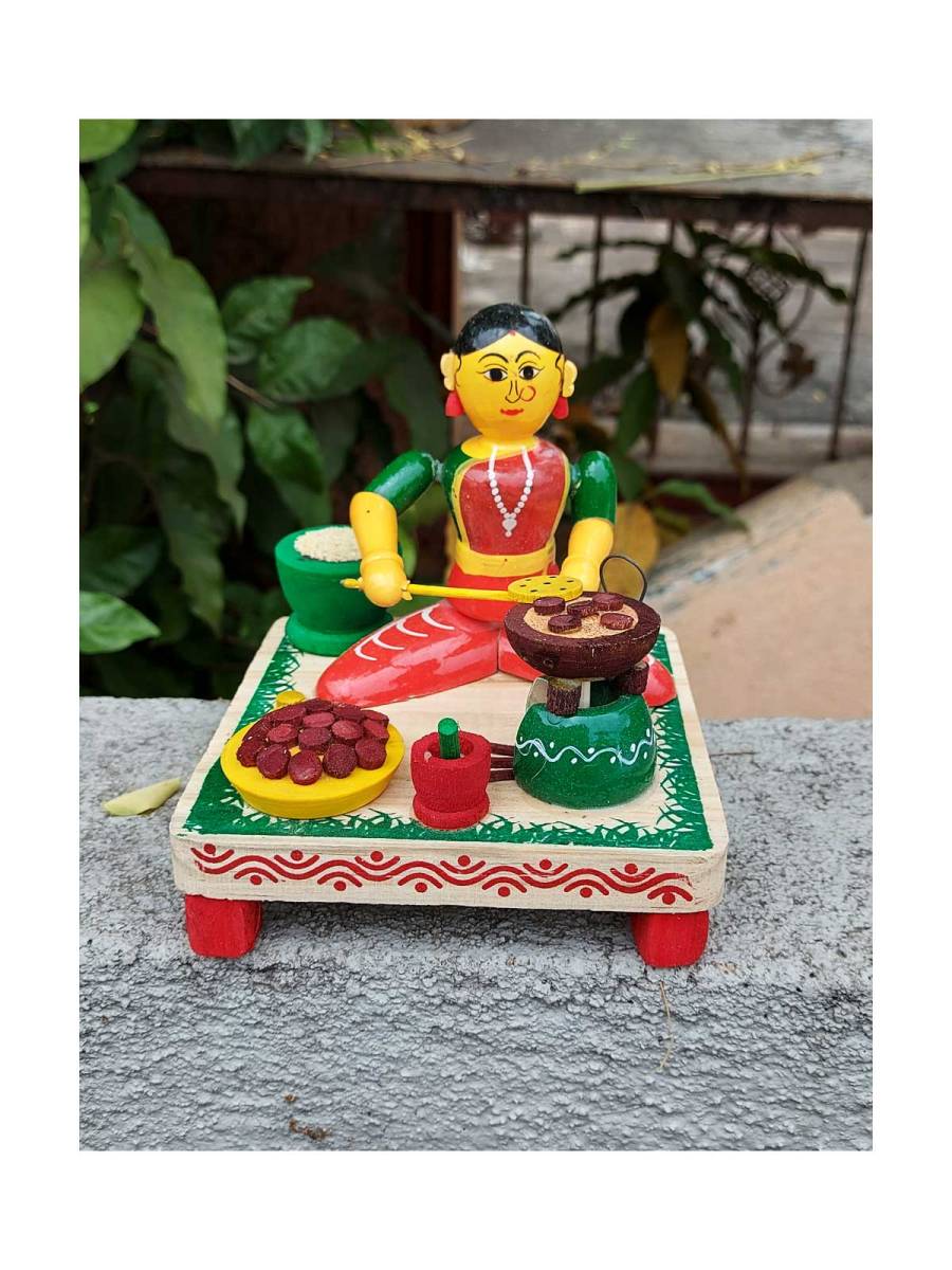 Wooden Village Lady Cooking Food - Etikoppaka Dolls
Wooden Village Lady Cooking Food - Etikoppaka Dolls