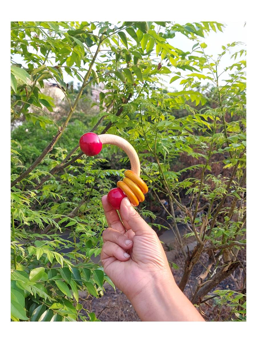 Rattle - Curvy with Rings Rattle - Curvy with Rings