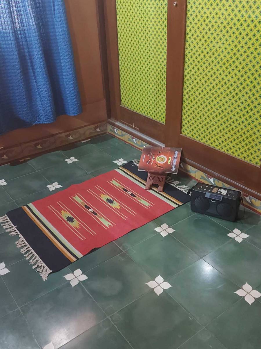 Warangal Durry - 2x3 Feet - Maroon-Black - Geographical Indexed Warangal Durry - 2x3 Feet - Maroon-Black - Geographical Indexed