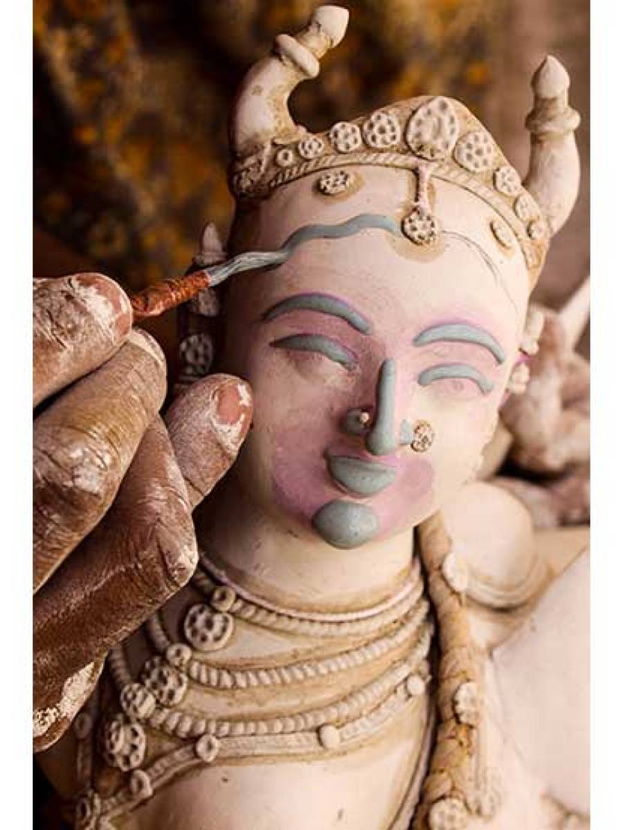 Kinnala Arts - Mother Carrying a Baby - Wooden Hand Craft - Geographical Indication