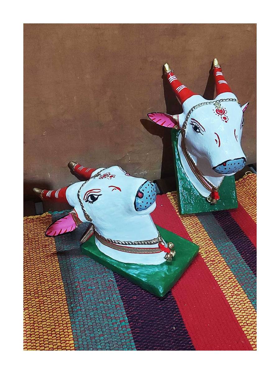 Kinnala Arts - Nandi Face, Single, Big - 11 inches, White and Red - Geographical Indexed Kinnala Arts - Nandi Face, Single, Big - 11 inches, White and Red - Geographical Indexed